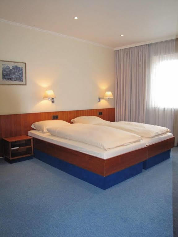 Hotel Klein Frankfurt 3*